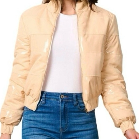 Jackets & Blazers - NWT Beige PufferJacket
Multiple Sizes Available!